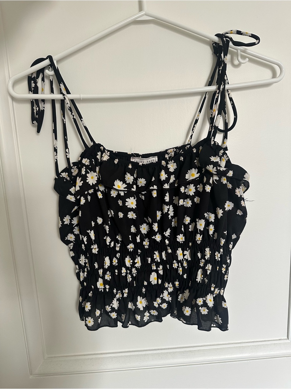 emory park Black Ditsy Daisy Tie-Shoulder Smocked Crop Camisole